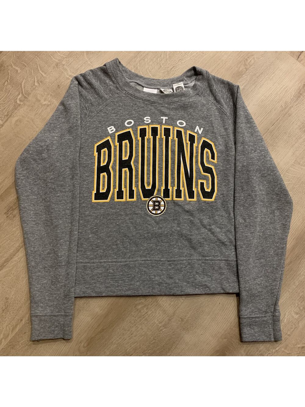 NHL Boston Bruins Hockey Crewneck Sweatshirt Women's Small Gray Yellow Pullover